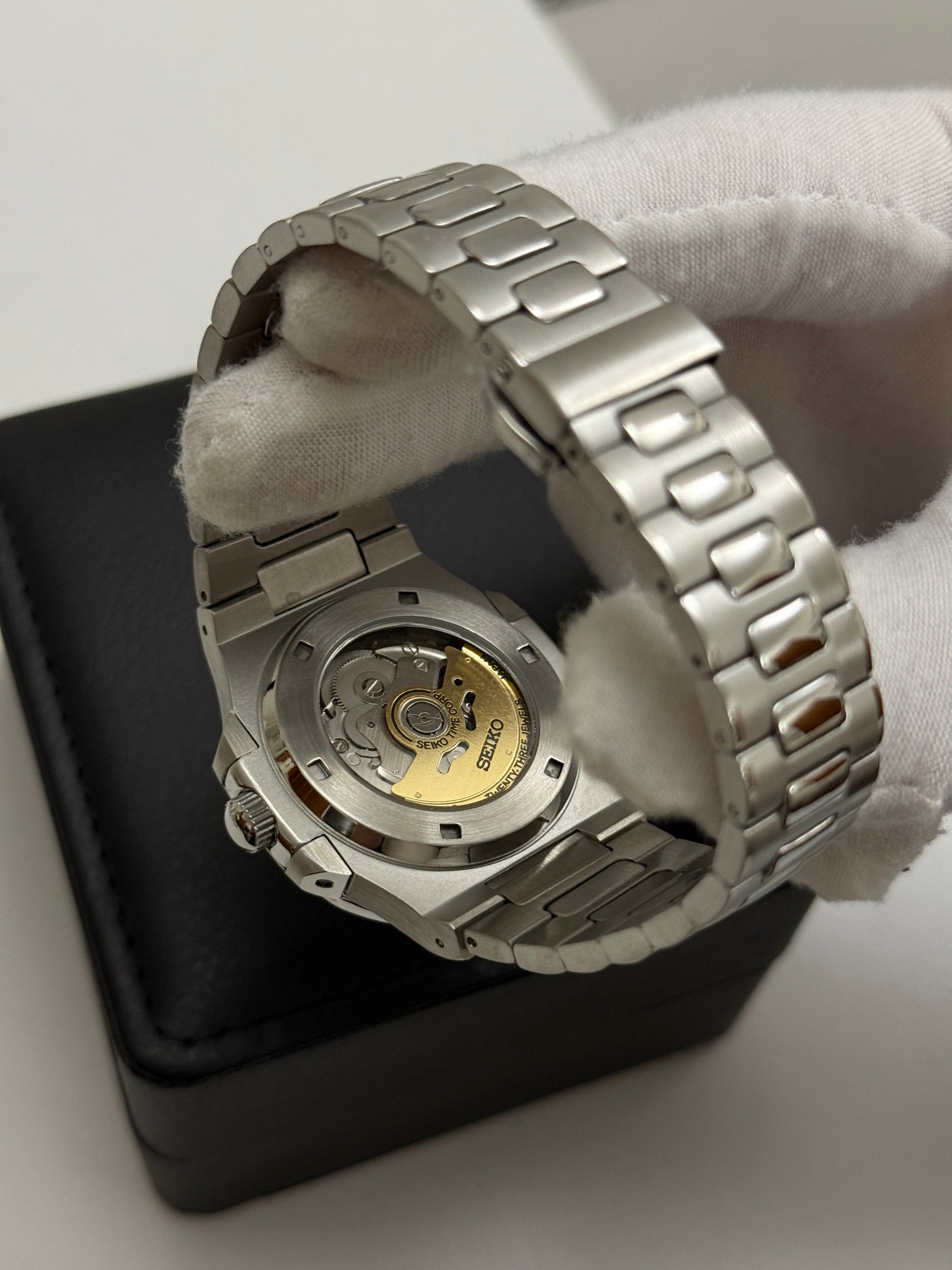 Tiffany Nautilus Custom Seiko Mod